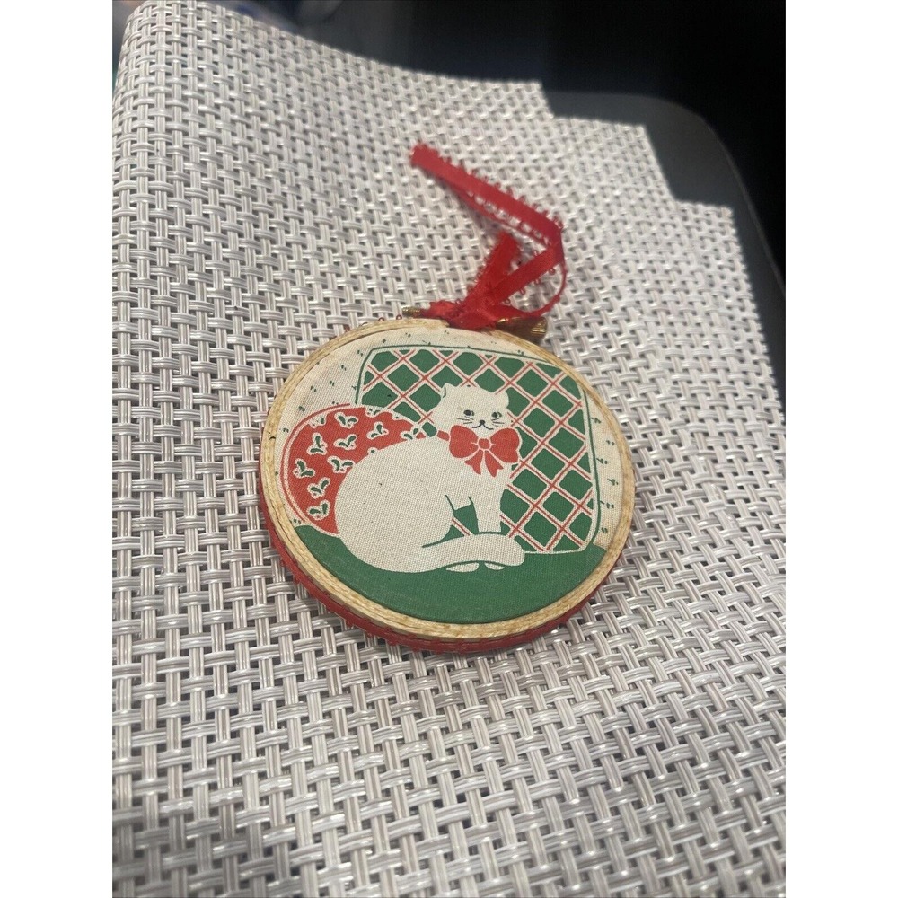Vintage‎ Hallmark Keepsake Christmas Ornament 1986 Niece Fabric and Wood Kitten